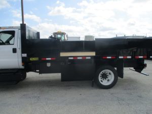 Flatbed with fabricated hinged sides
