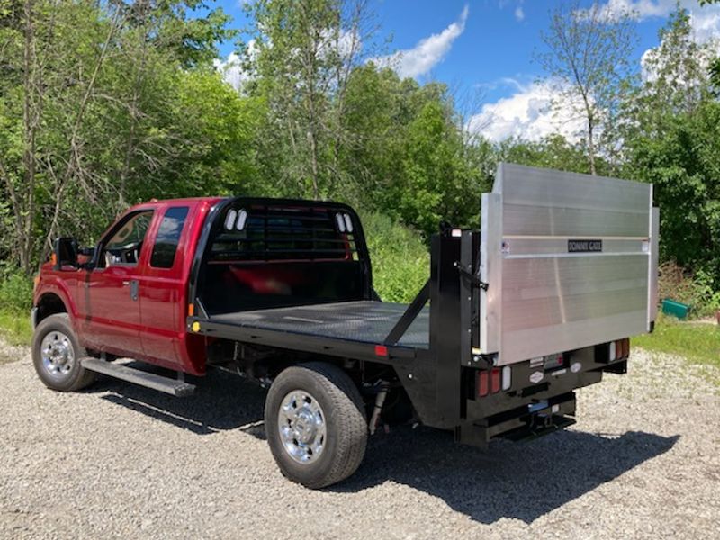 CM Truck Bed Hauler Body with Tommygate Liftgate